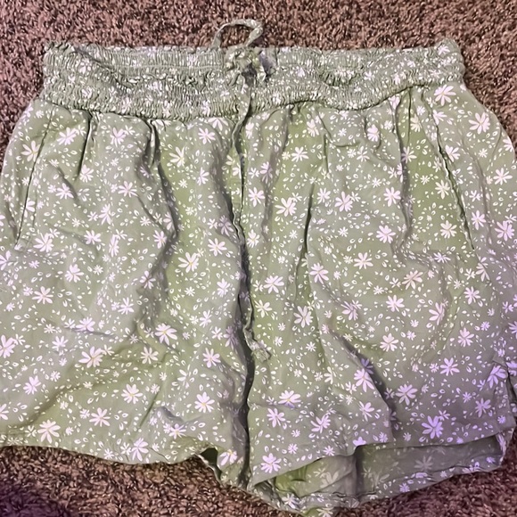 Flower shorts - Picture 1 of 4